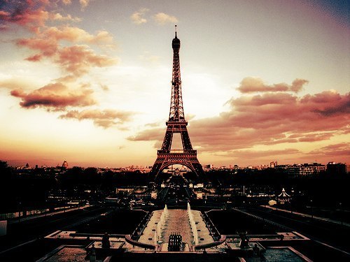 Люди думают, что будут счастливы, если переедут в Париж, а потом оказывается: куда бы ты ни поехал, ты берёшь с собой себя.