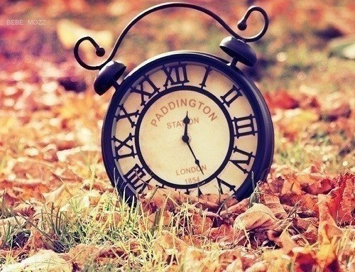 Время - удивительная штука. Его так мало, когда опаздываешь и так много, когда ждешь.
