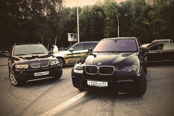 Счастье не в деньгах, но грустить лучше в BMW, чем в маршрутке.