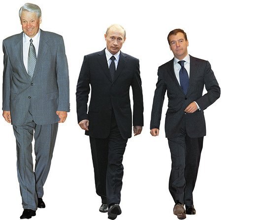 У Ельцина рост был 189 см, у Путина 176см, у Медведева 162... такое ощущение, что президентов России подбирали создатели матрешек =))).