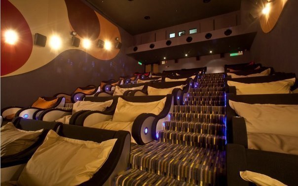 Кинотеатр о котором я всегда мечтала.))