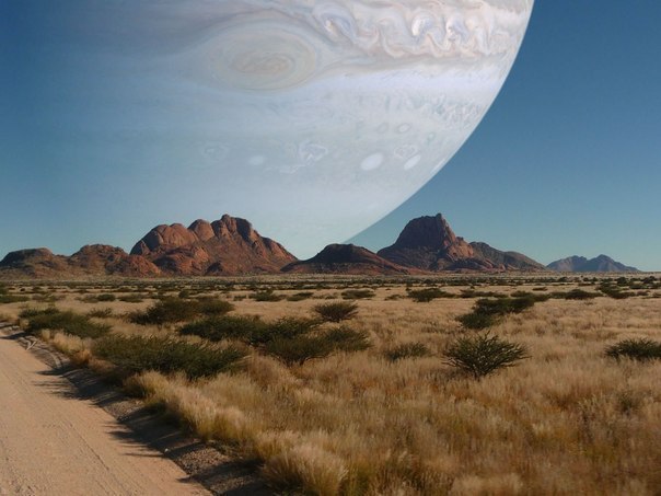 Если бы Юпитер находился на том же расстоянии от Земли, что и Луна.!