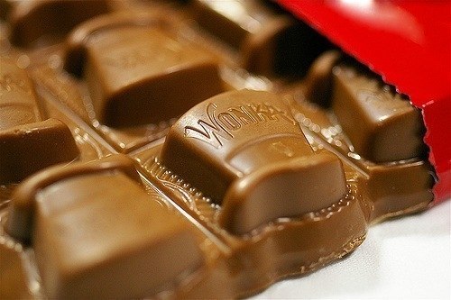 Британские ученые доказали, что любительницы шоколада рожают счастливых детей...