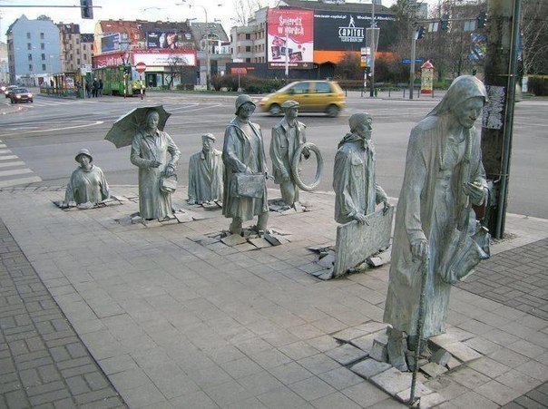 Скульптуры в Польше...