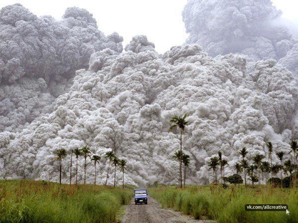 Извержение вулкана Пинатубо.