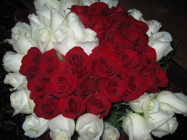 Если муж дарит цветы без причины - значит причина все таки есть.