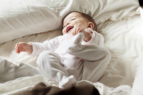 Я хочу родить тебе сына. Хочу, без сил лежать в палате после родов и чуять, что ты целуешь мои руки и шепчешь: "Спасибо, родная"
